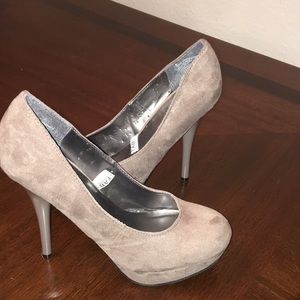 2 for $14 Mossimo suede heels💕